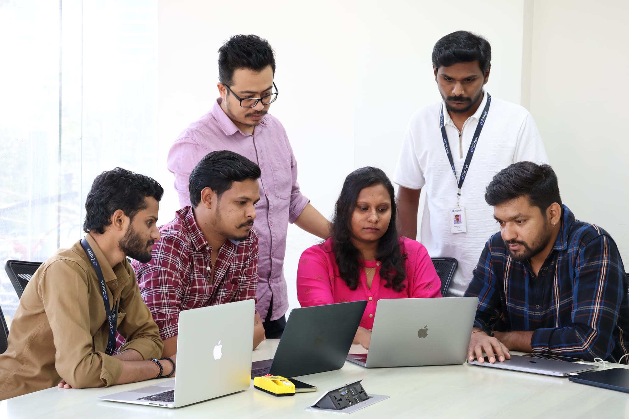 Why Hybrid + Offshore Software Development Wins in 2025